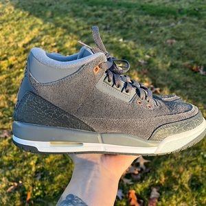 Jordan 3 Retro, Anthracite, beautiful shoe! Size 6.5Y. Youth size!